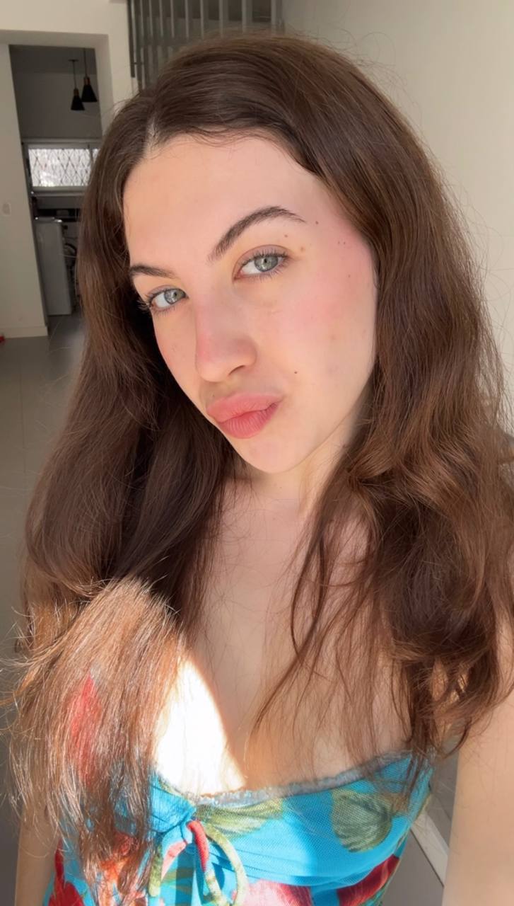 Nude girl Amber in Harare