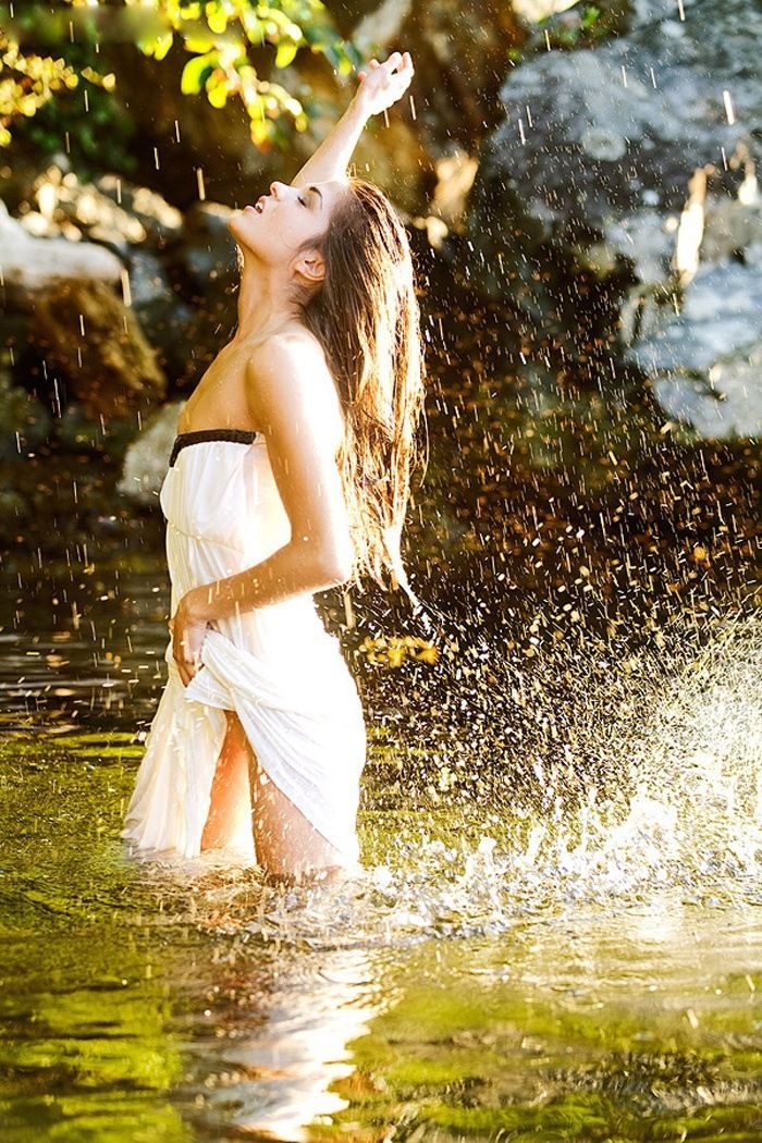 Marie Avgeropoulos in Harare