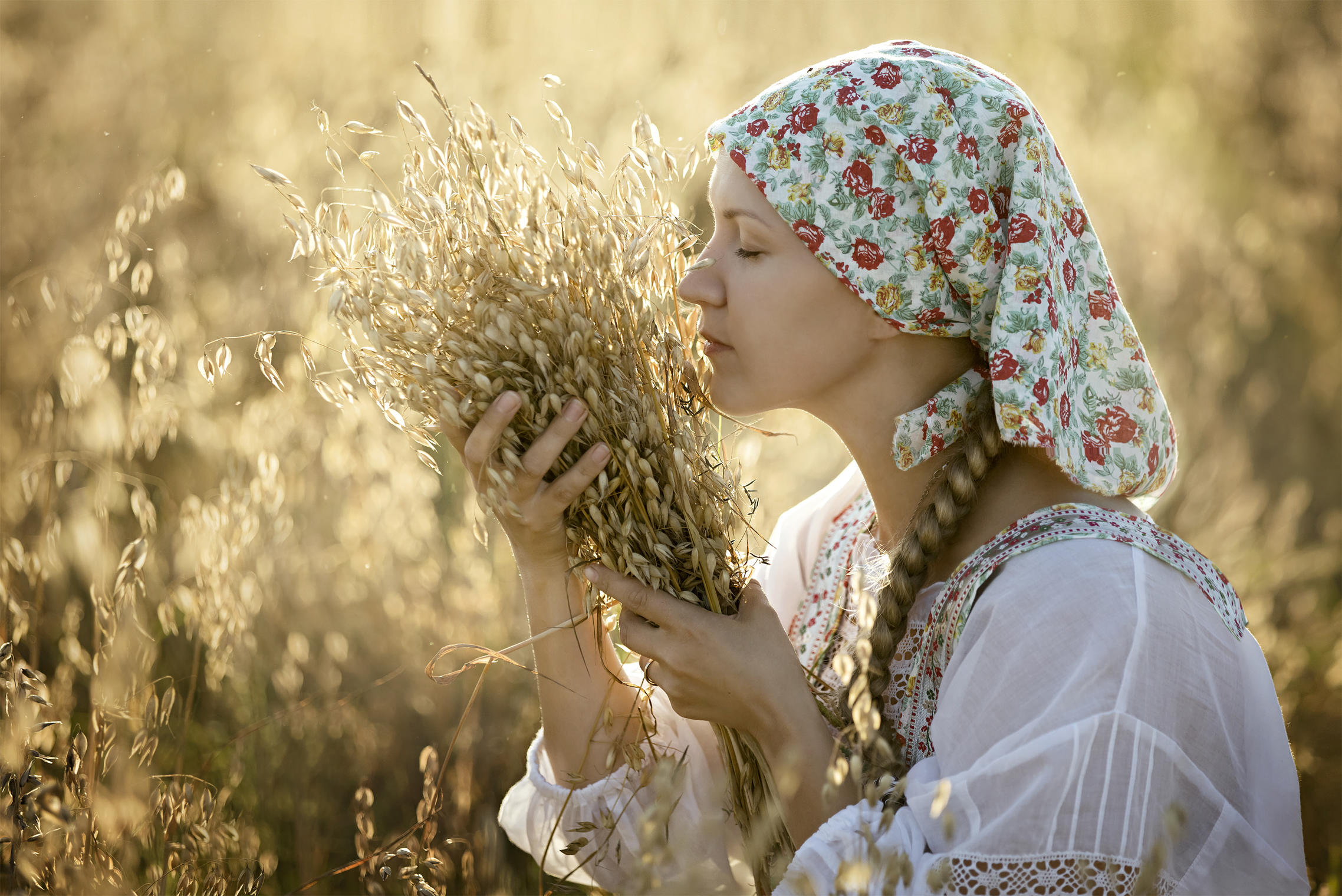 Photo Women in Slavic costumes in Harare