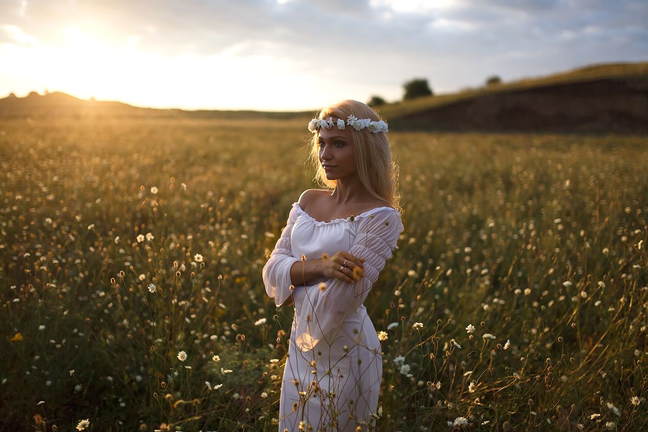 Girls in Slavic costumes in Harare