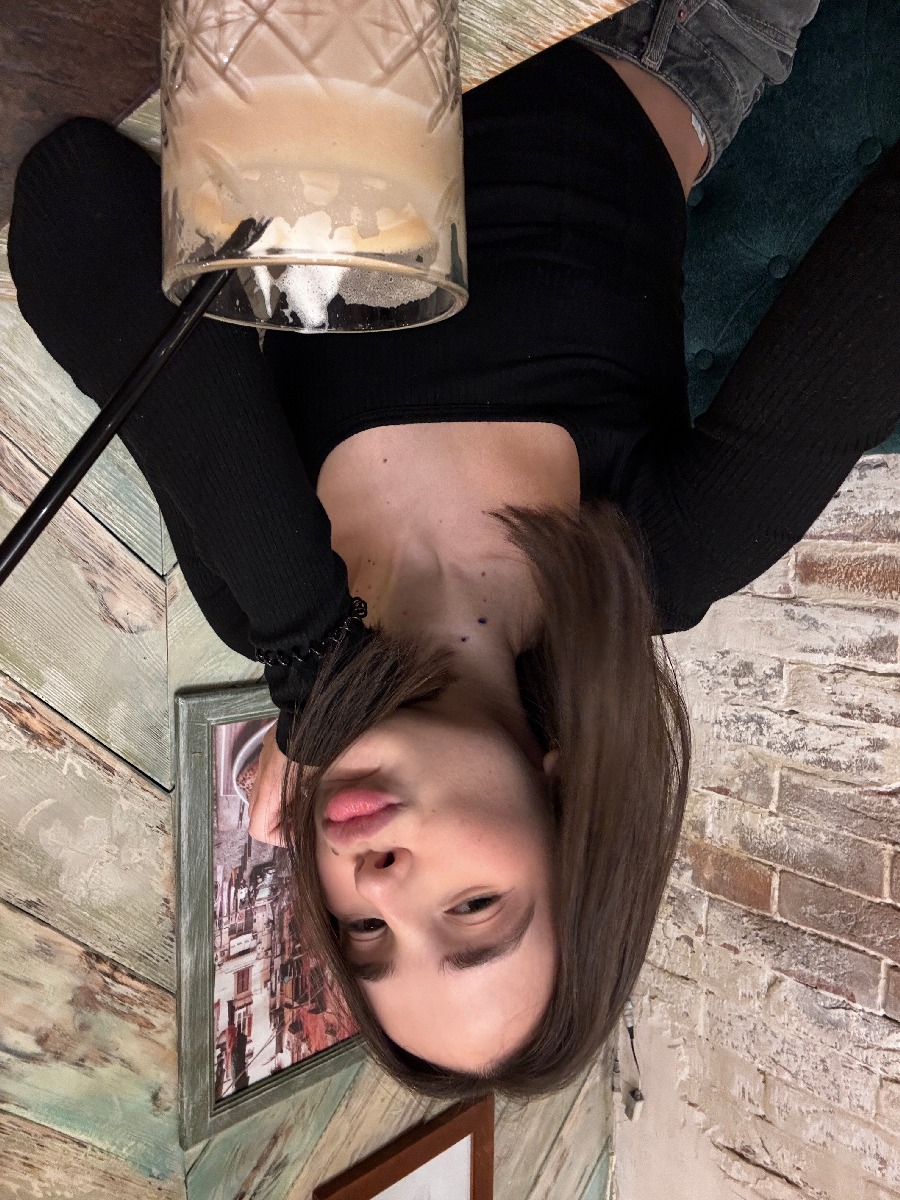 Fresh photos, fresh mood — Tina online in Harare